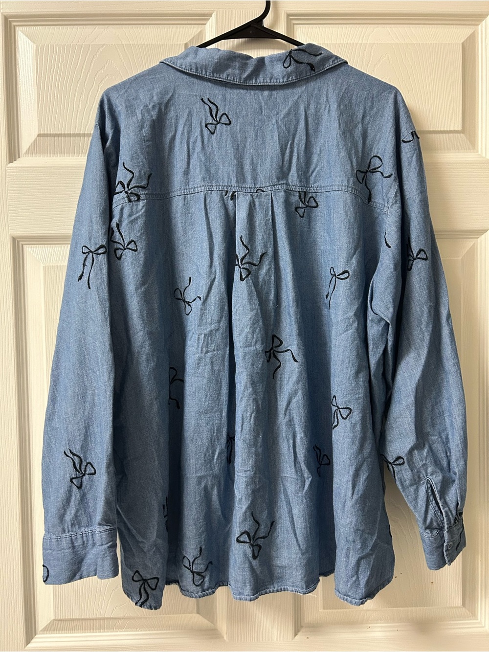 Jane + Delancey 2X 100% Cotton Chambray Bow Embroidered Button Down Shirt - Picture 4 of 6